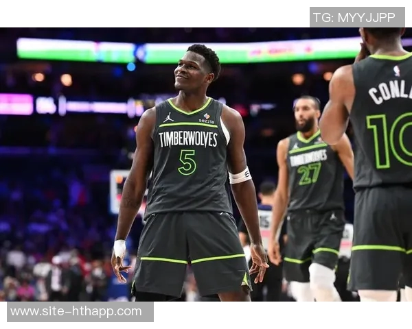 森林狼缺少华子与戈贝尔禁赛仍半场领先雄鹿31分兰德尔贡献24分